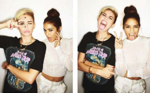 Miley Cyrus és Vanessa kirakós online
