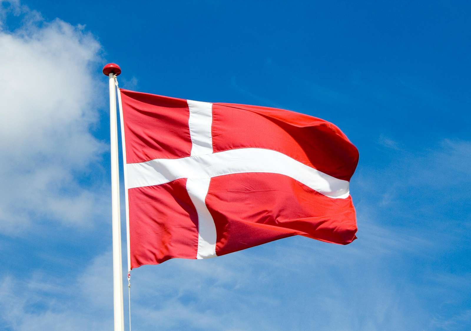 Dánská vlajka skládačky online
