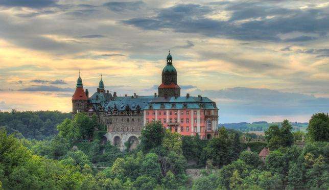 Schloss in den Sudeten-Bergen Online-Puzzle