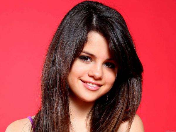 Selena Gomez - Varázslók online puzzle