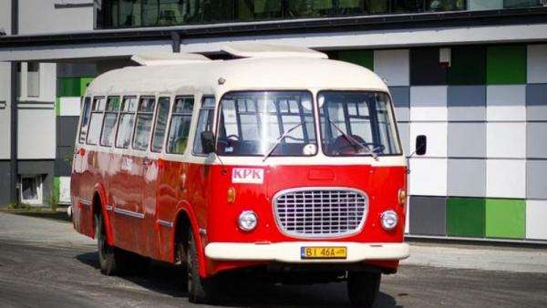 Старый автобус онлайн-пазл
