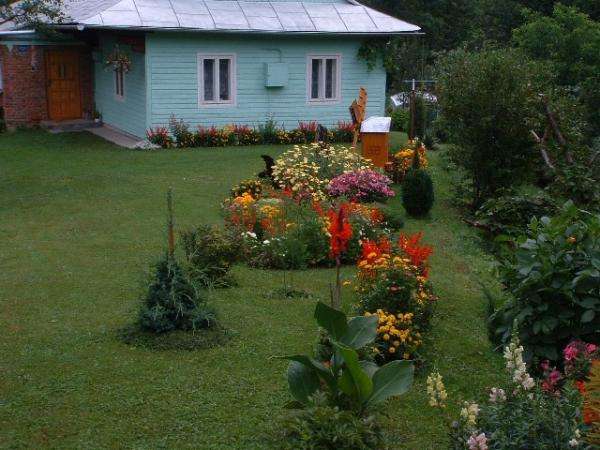 Cottage with a garden online puzzle