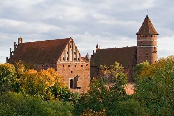 Burg aus dem 14. Jahrhundert Puzzlespiel online