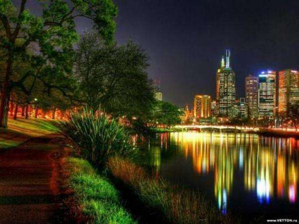 градски пейзаж през нощта онлайн пъзел