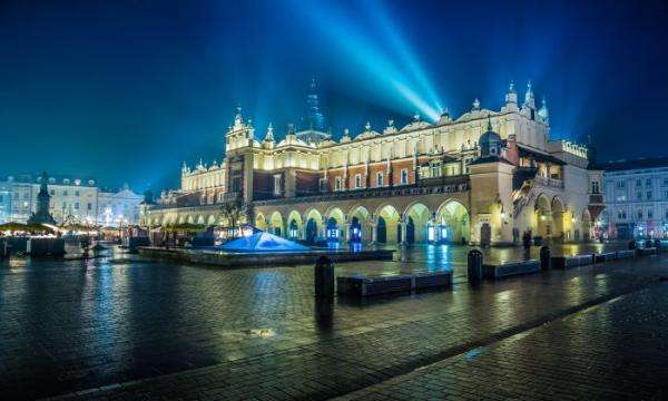 Krakow på natten pussel på nätet