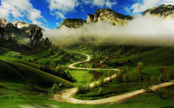 hory, mlha, klikatá cesta online puzzle