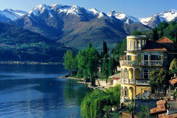 vista dalla villa sul Lago di Como puzzle online