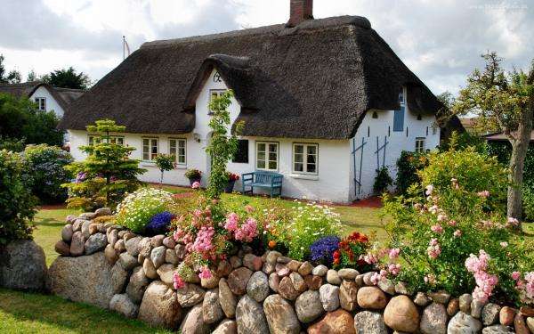 cottage dal tetto di paglia, giardino, panchina puzzle online