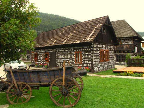 huts, wagon, spring chichmas jigsaw puzzle online
