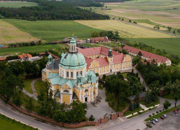 Basilika auf dem Heiligen Berg Puzzlespiel online
