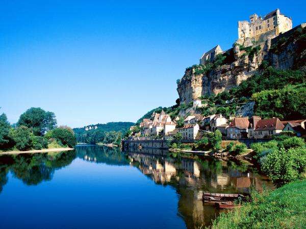 Una piccola città in Francia puzzle online