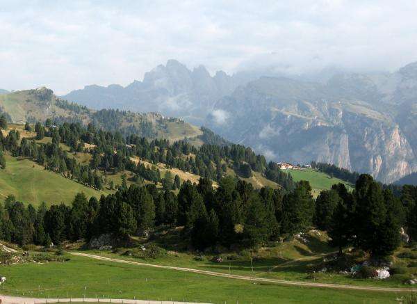 Italia - Dolomiterna pussel på nätet