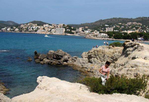 Mallorca - Una cala en Pagueara rompecabezas en línea