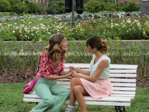 Violetta and Angie online puzzle