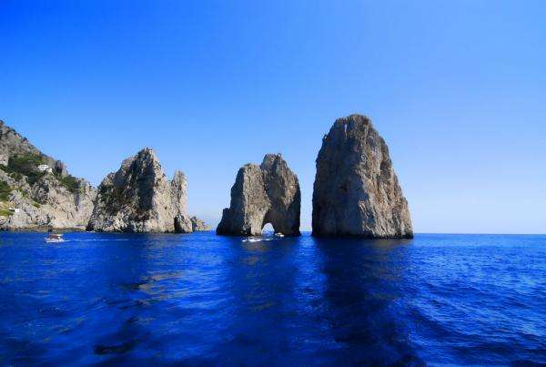 Italien, Capri, Faraglioni Pussel online