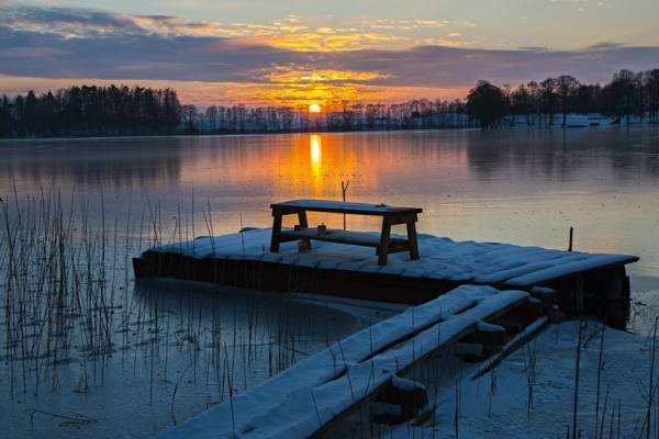 зима на озере пазл онлайн