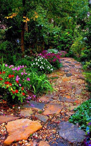 alley with flowers online puzzle