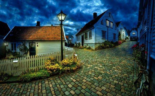neat town in the evening jigsaw puzzle online