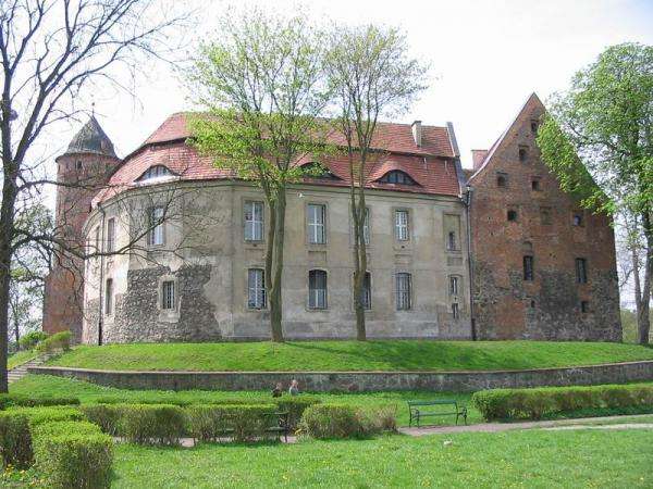 the castle in Świdwin online puzzle