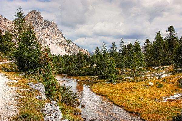 Spring thaw in the mountains jigsaw puzzle online