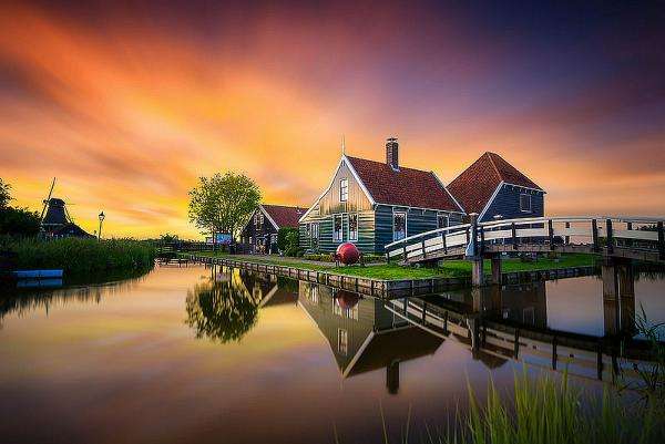 Cottages in the Netherlands on online puzzle