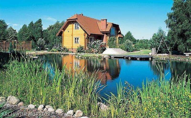 Къща близо до езерото, дървета онлайн пъзел