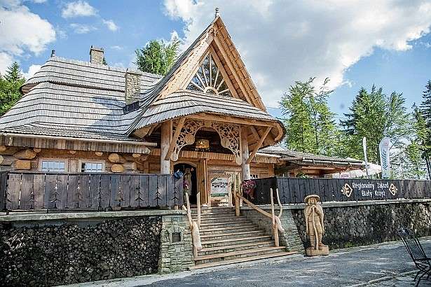 Деревянный постоялый двор в Кшиже онлайн-пазл