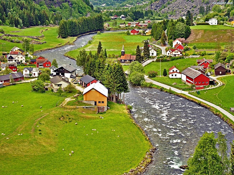 Норвежский жилой комплекс на берегу реки онлайн-пазл