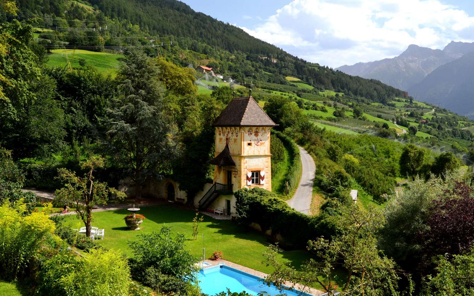 estate in the mountains jigsaw puzzle online