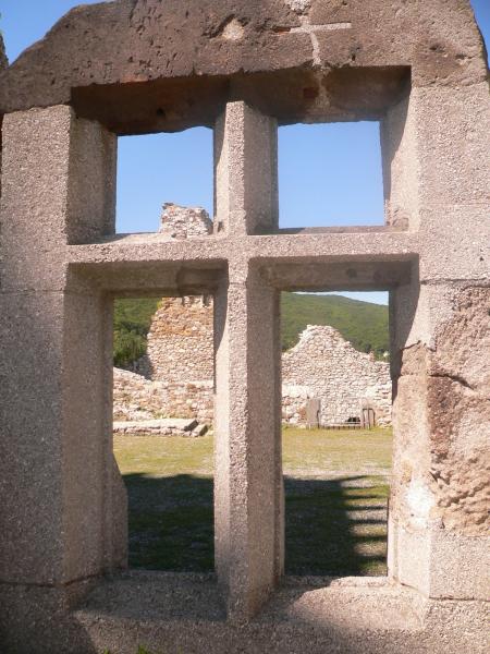 Une fenêtre en pierre puzzle en ligne