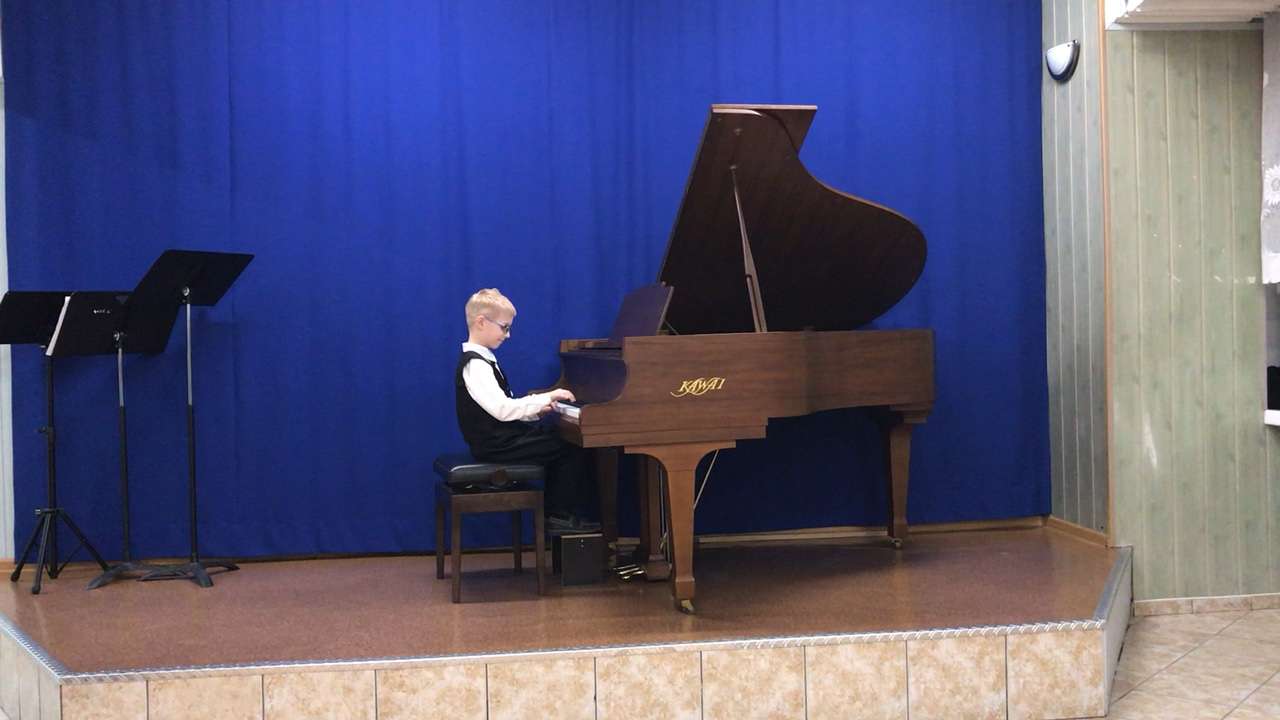 Jan toca piano puzzle online