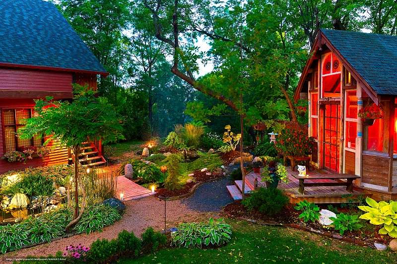 Сусідські будинки в саду. пазл онлайн