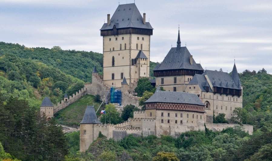 Κάστρο στα βουνά παζλ online