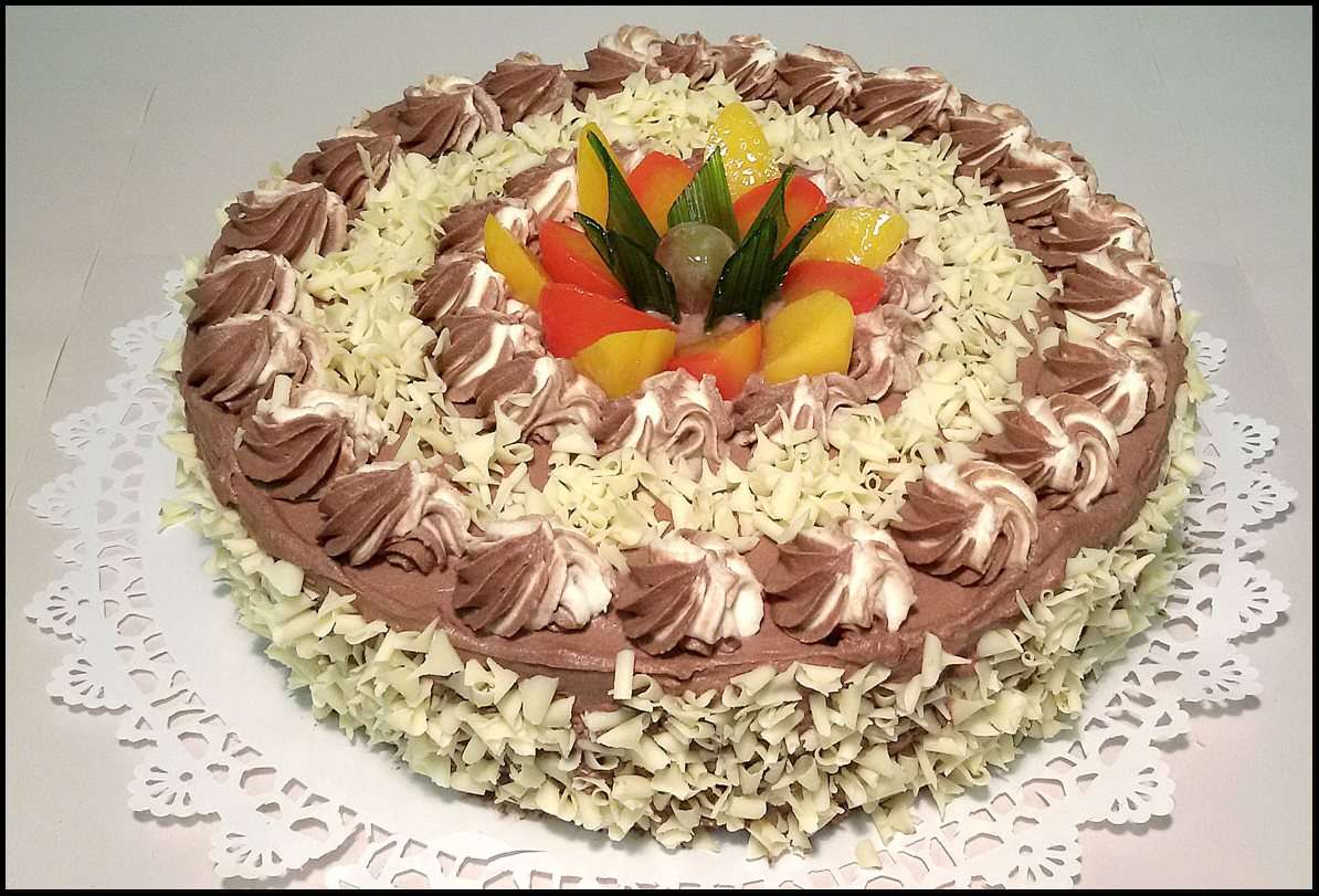 Small cake with grated jigsaw puzzle online