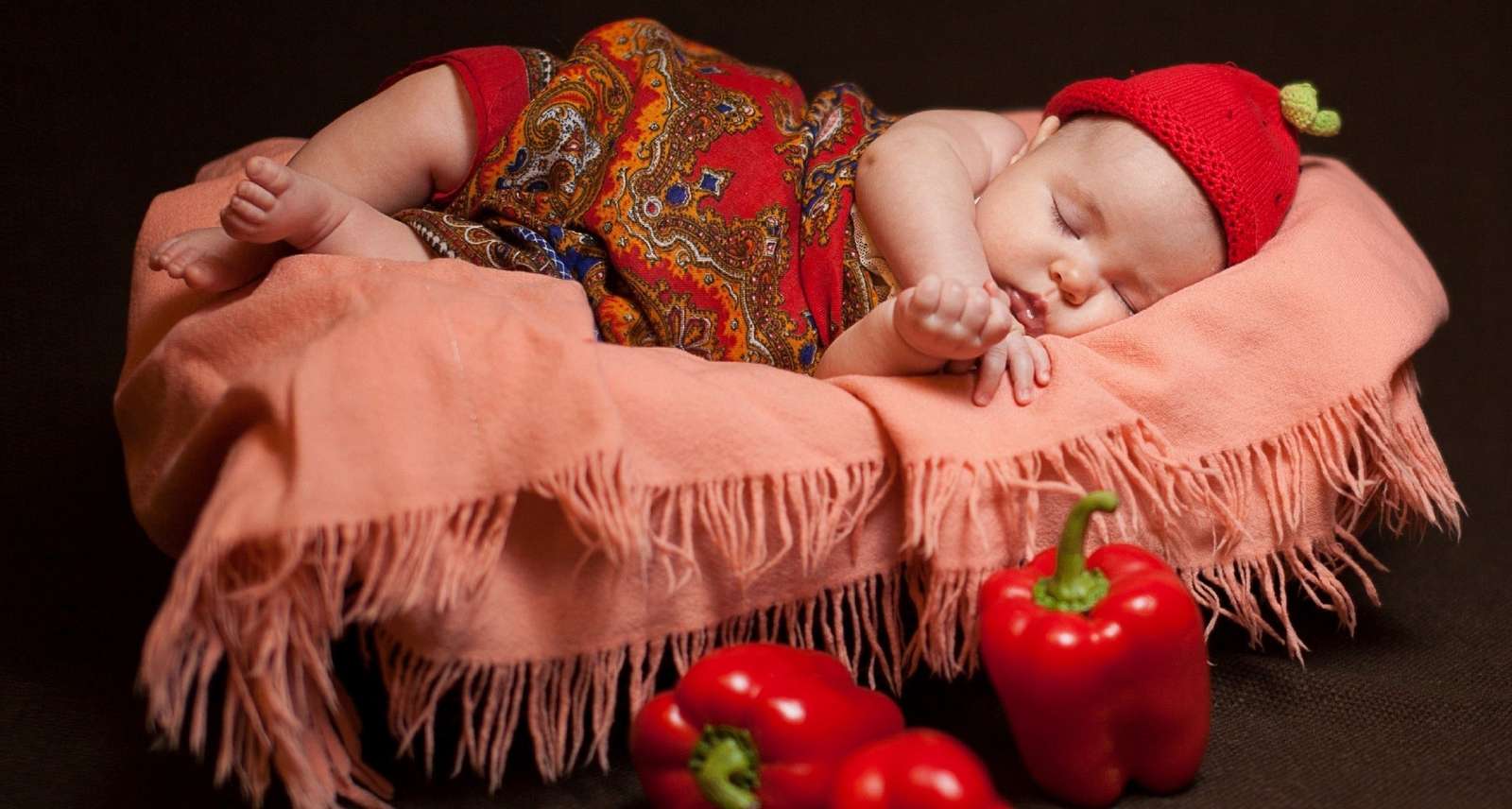Álmos kisgyermek kirakós online