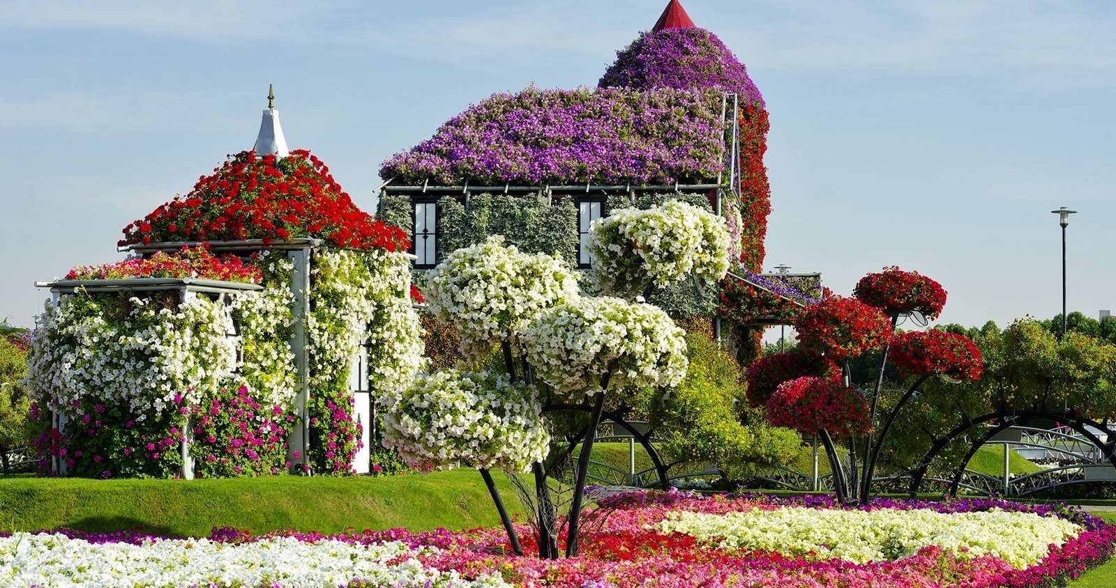 Een bloemrijk huis legpuzzel online