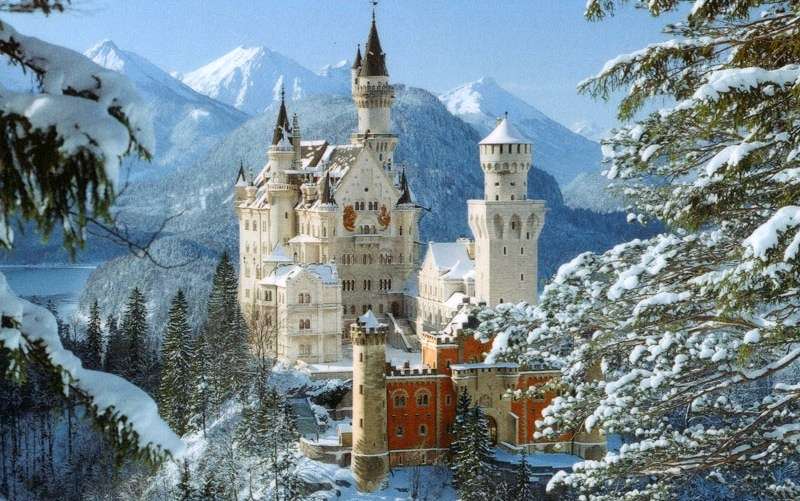 Castelo nas montanhas quebra-cabeças online