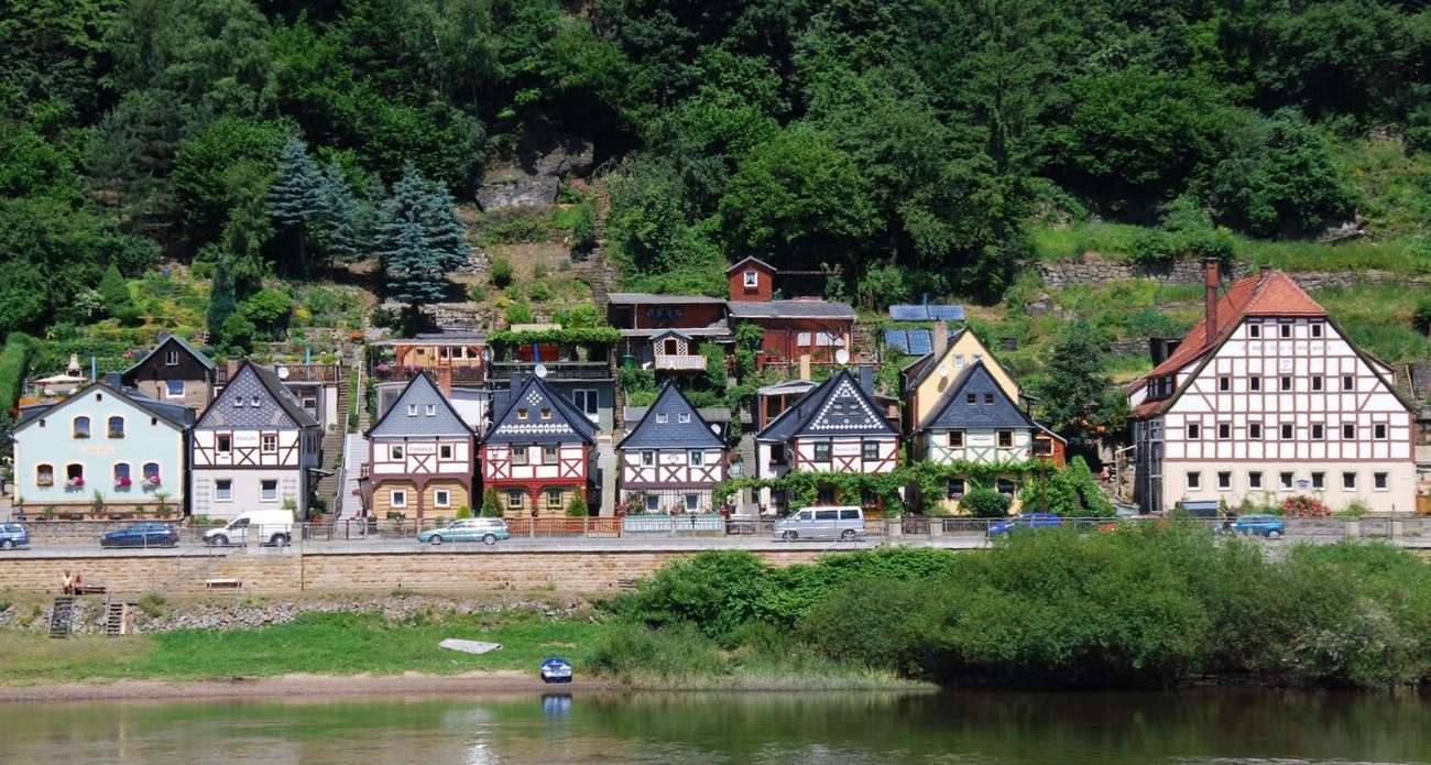Casas nas montanhas quebra-cabeças online