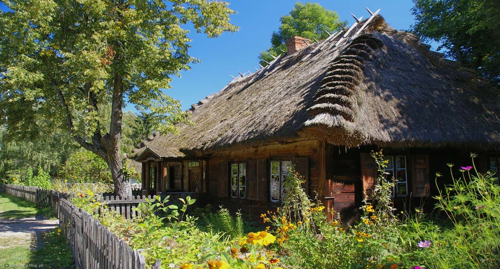 Starý dřevěný dům online puzzle