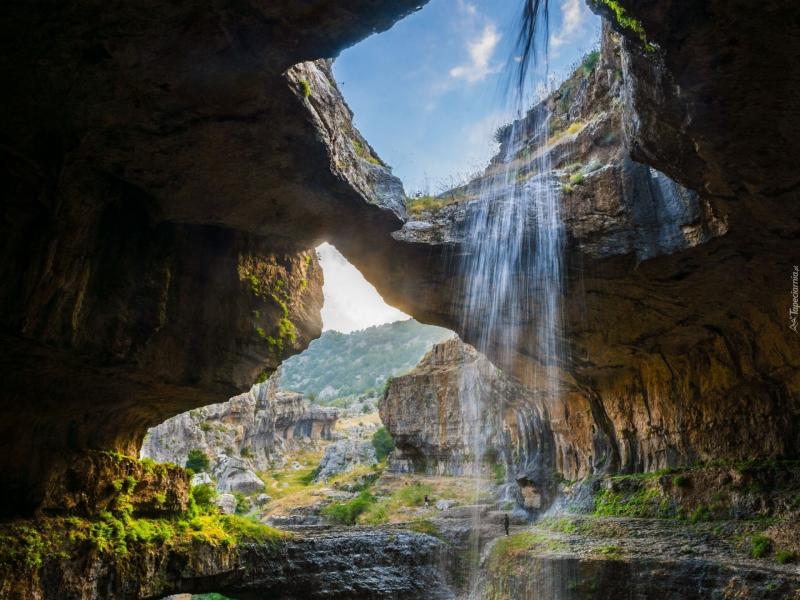 Μια σπηλιά στο Λίβανο online παζλ