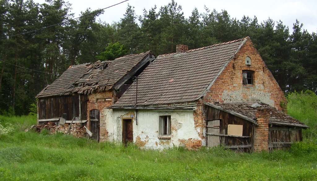 Una vieja casa de ladrillo rompecabezas en línea