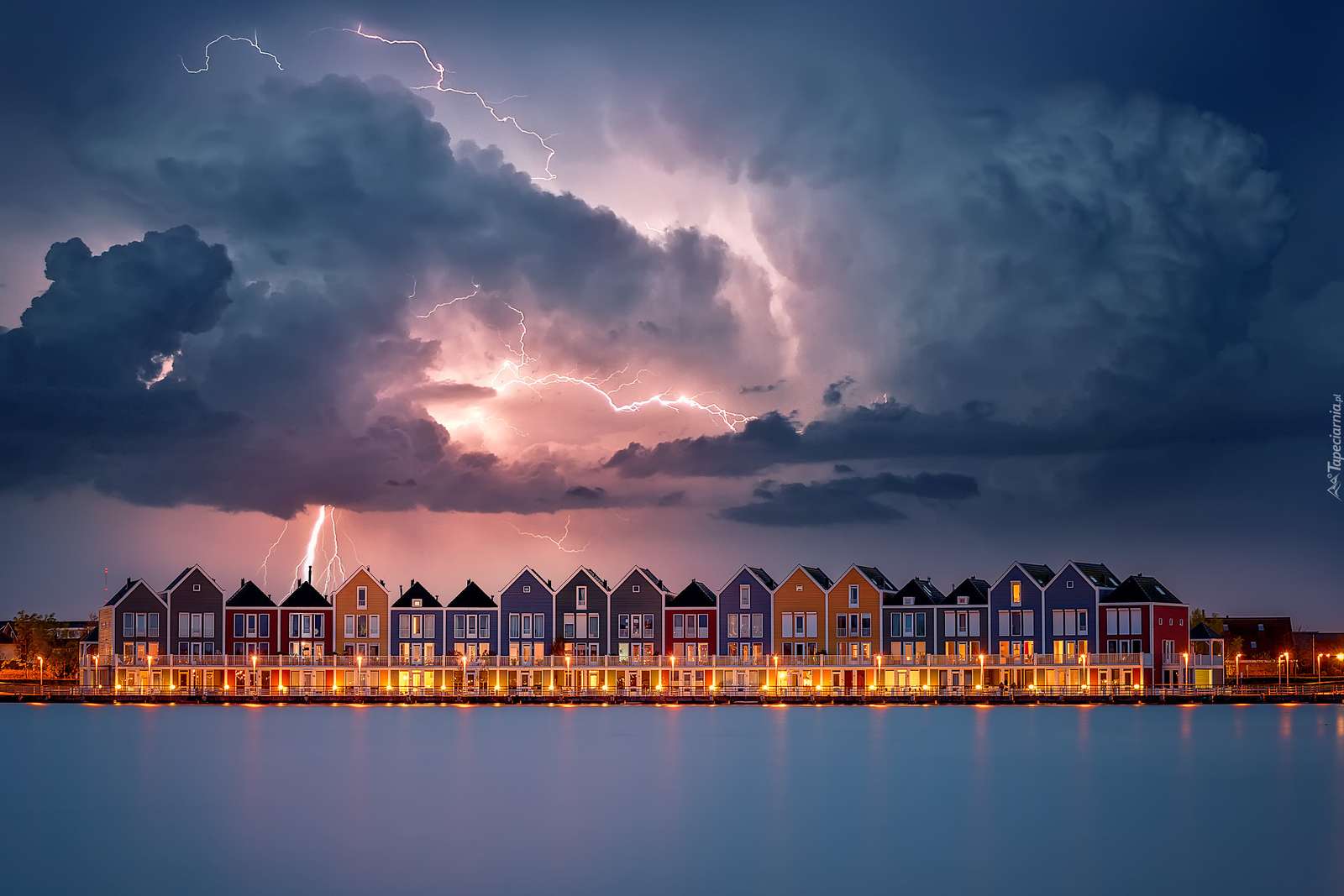шторм над озером в Нидерландах онлайн-пазл