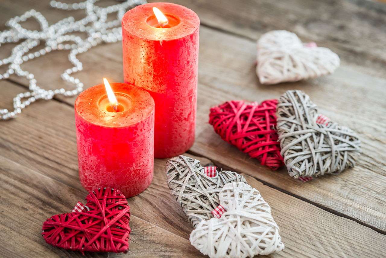 Valentýnské srdce a svíčky online puzzle