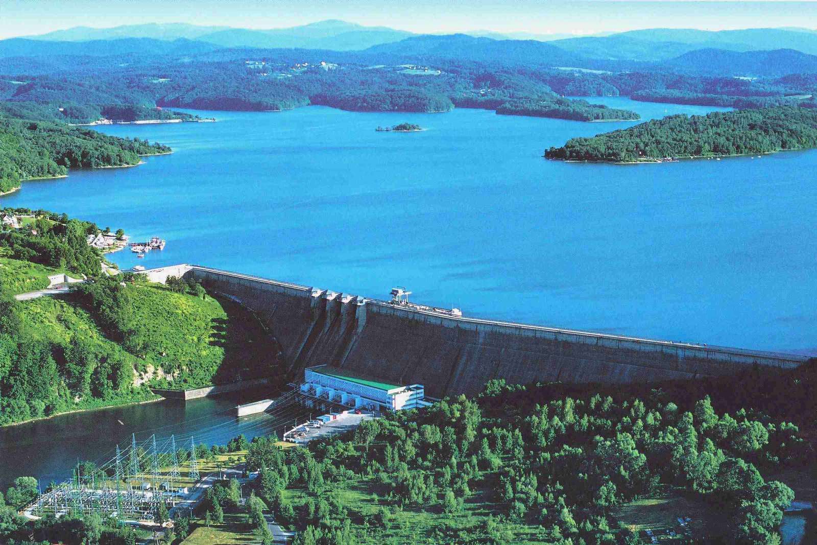 Dam on Solina jigsaw puzzle online