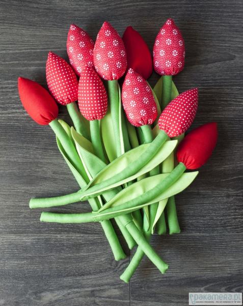 tulipány kytice skládačky online