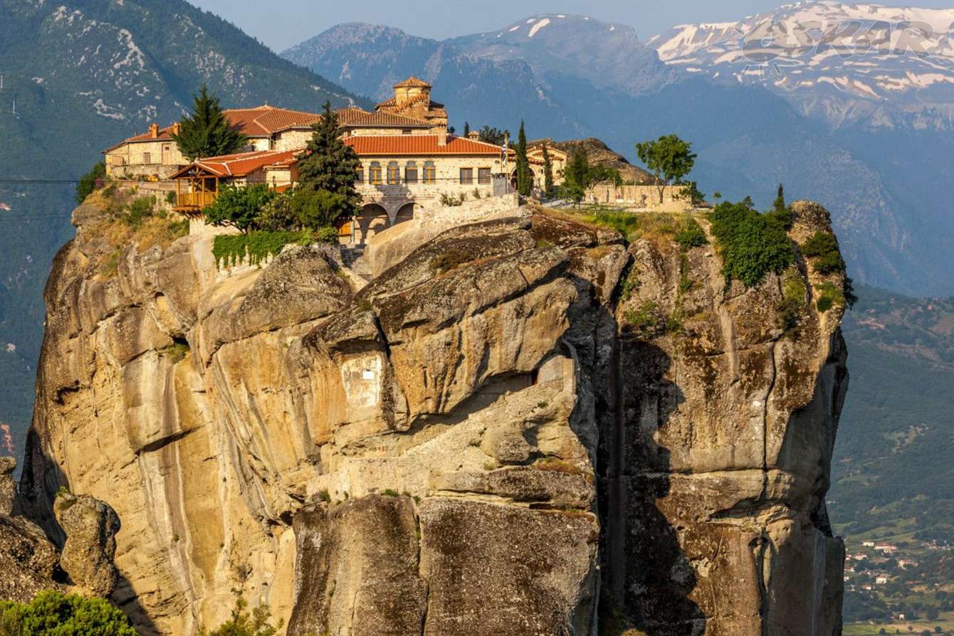 Mănăstirea Sfânta Treime Grecia jigsaw puzzle online