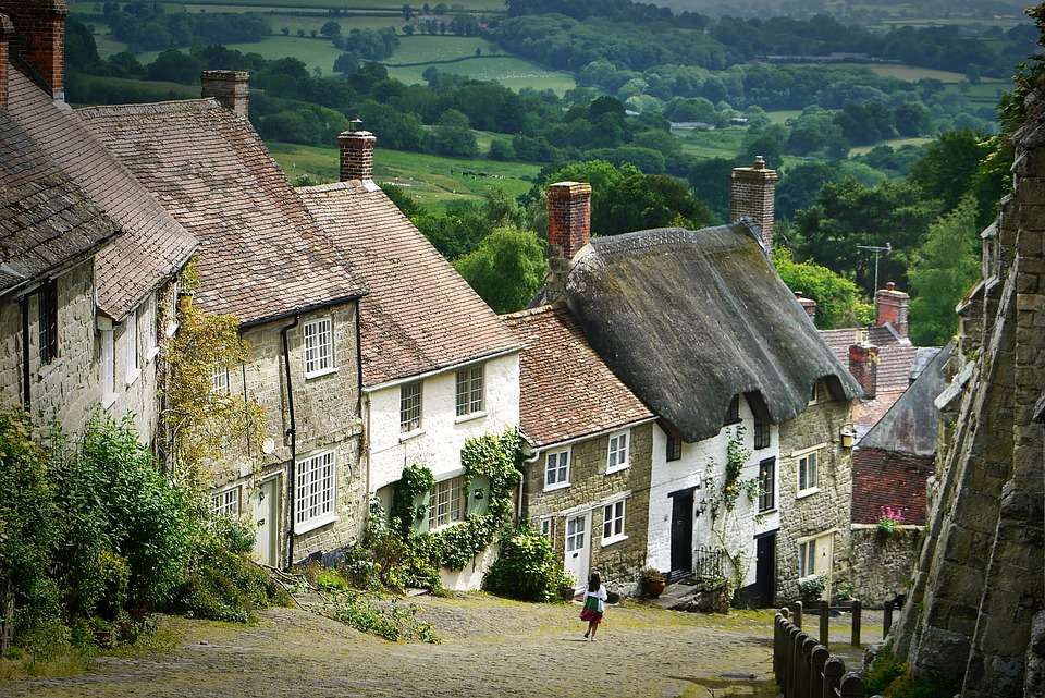 A street in Shaftesbury. Engla online puzzle