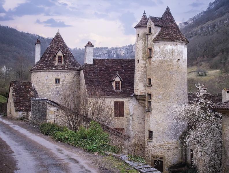 Средневековый замок. пазл онлайн