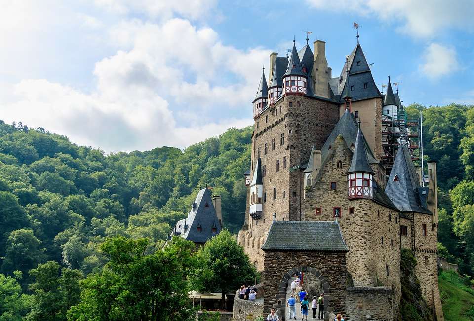 Alemanha. Castelo de Burg Eltz. quebra-cabeças online