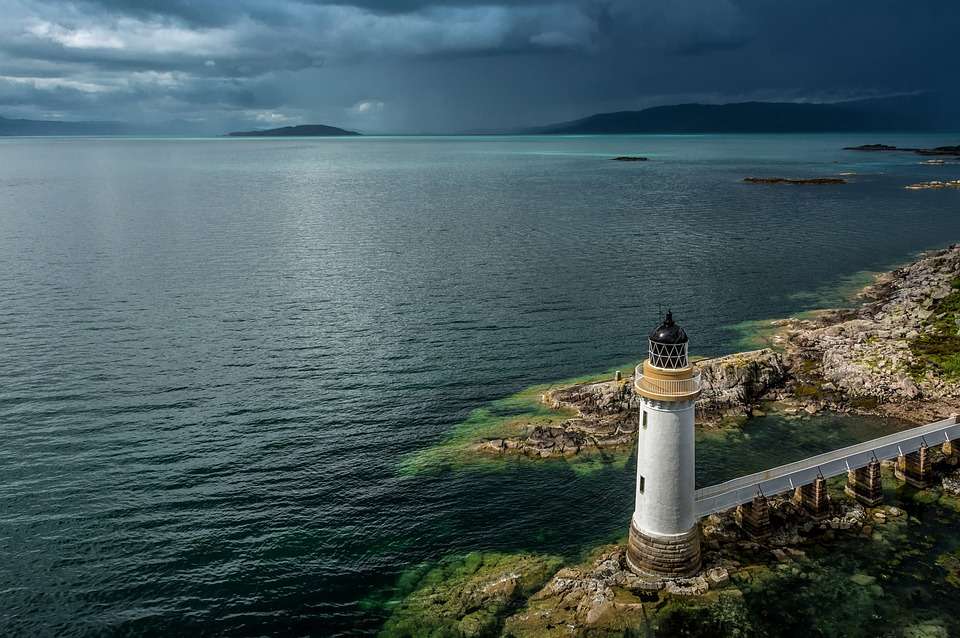 Leuchtturm in Schottland. Puzzlespiel online